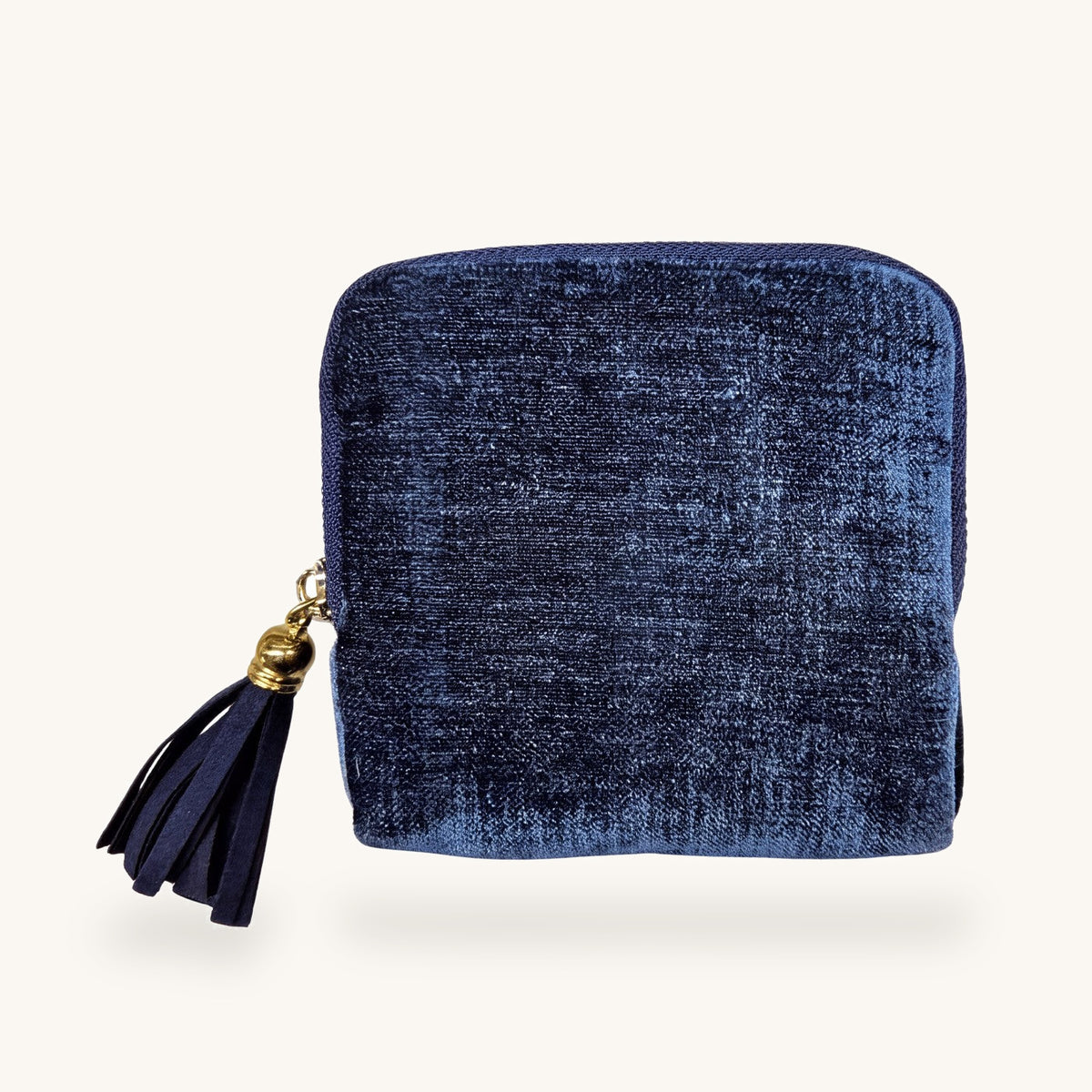 Perly tangle-free jewelry case in navy