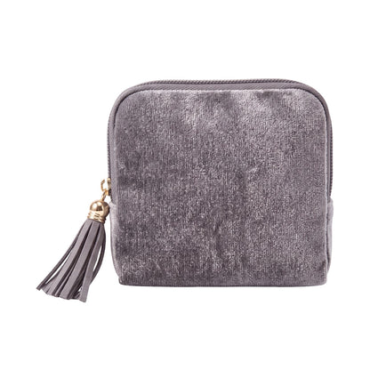 Perly tangle-free jewelry case in gray
